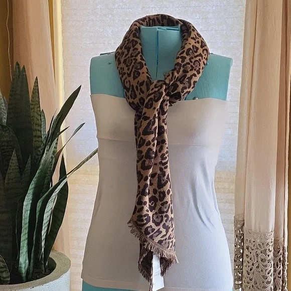 J Jill woman's Camelmulti multi-functional scarf wrap. One size. - Picture 5 of 11